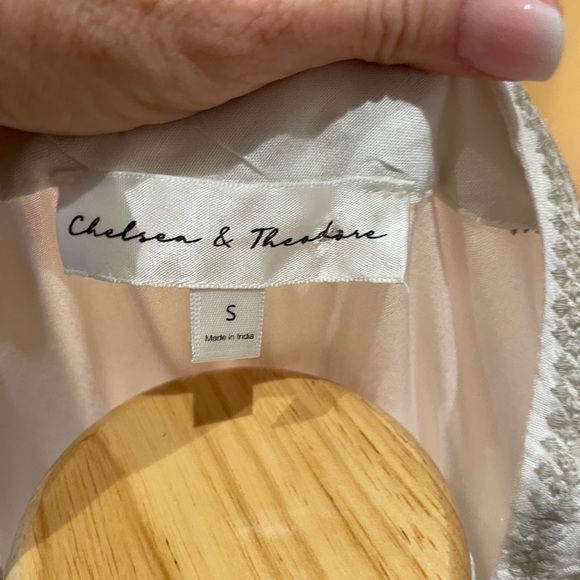 Beautiful Flowy Boho top size small - Picture 7 of 10